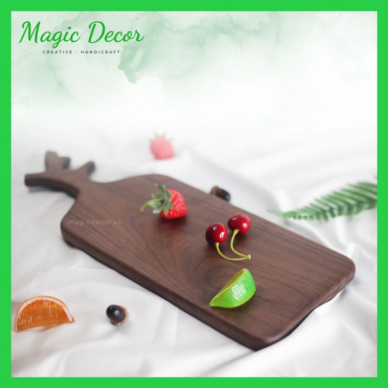 thớt gỗ óc chó decor tay cầm sừng hươu cao cấp