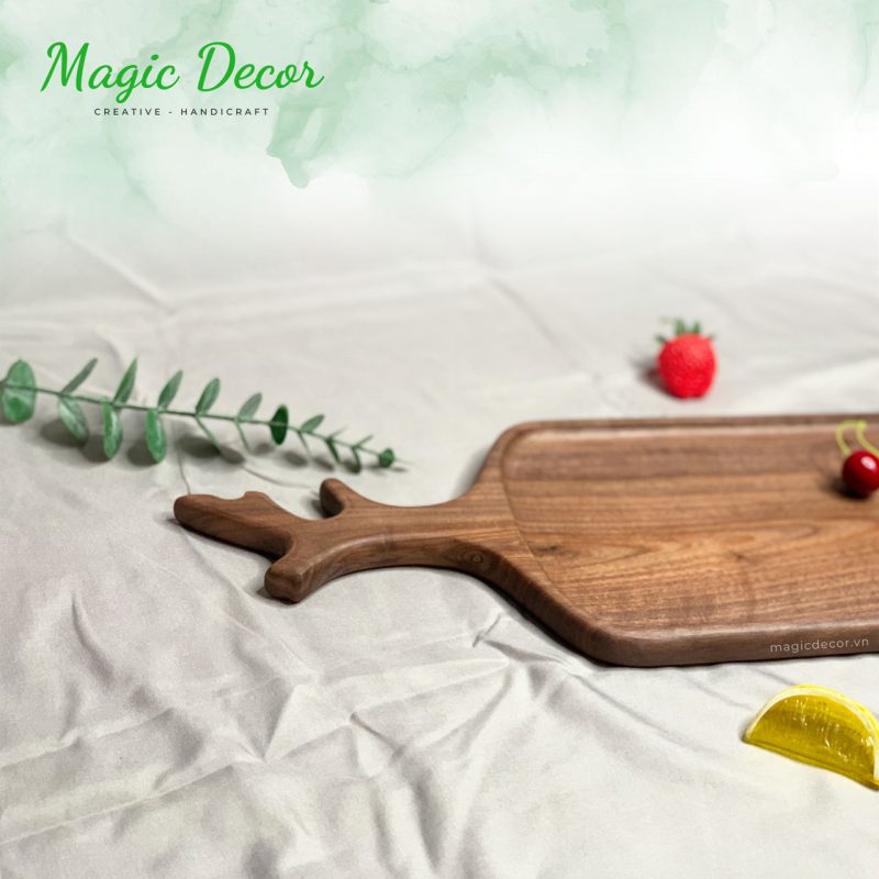 khay gỗ decor tay cầm hình sừng hươu 17x43cm